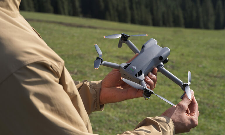 DJI Mini 5 Pro | 更換螺旋槳