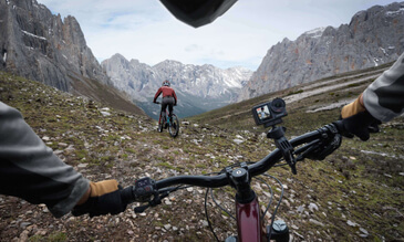 バイクにおすすめのアクションカメラを紹介！取り付け方法や注意点も解説！