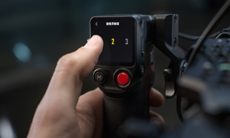 意昂体育 Focus Pro｜手柄按键及触摸屏菜单功能