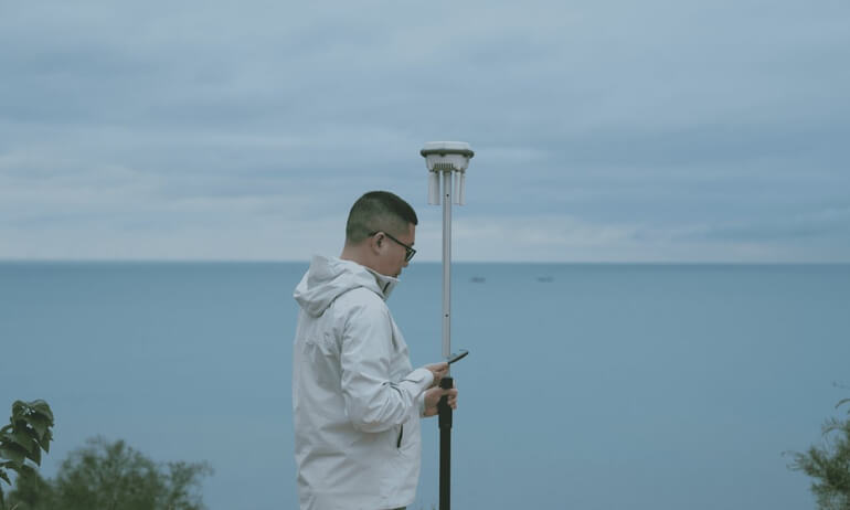 Using D-RTK 3 Rover Station Mode