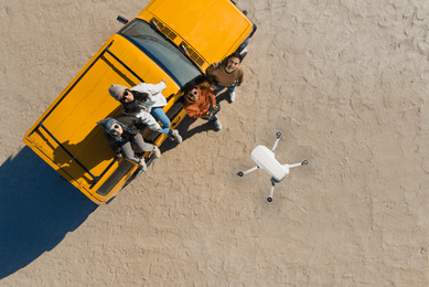 飛び出そう、ワクワクする世界へ。DJI、超軽量、多機能、簡単飛行が