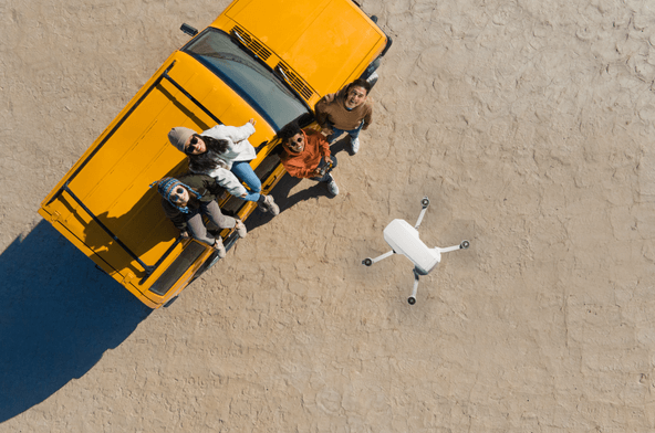 飛び出そう、ワクワクする世界へ。DJI、超軽量、多機能、簡単飛行が