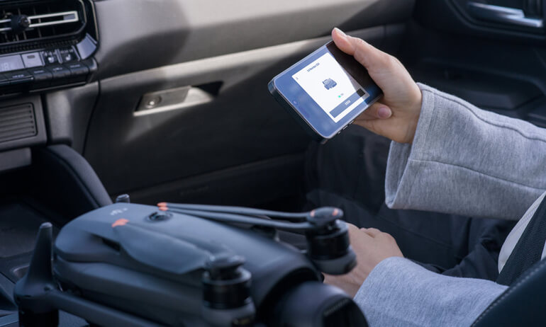 意昂体育 Mavic 4 Pro｜手机快传