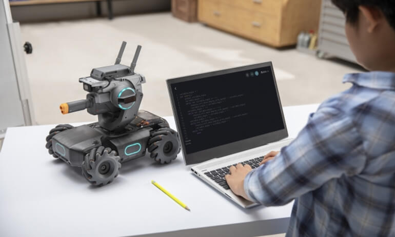 DJI、あらゆるレベルのユーザーを対象にした先進的な教育用ロボット