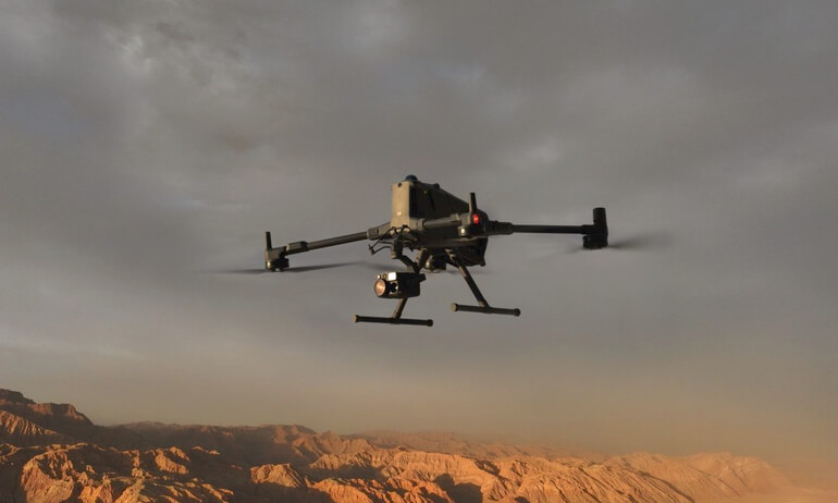 DJI Matrice 400 | Interaction et assistance RA