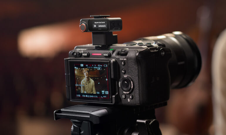 意昂体育 Mic 系列 | 搭配相機使用