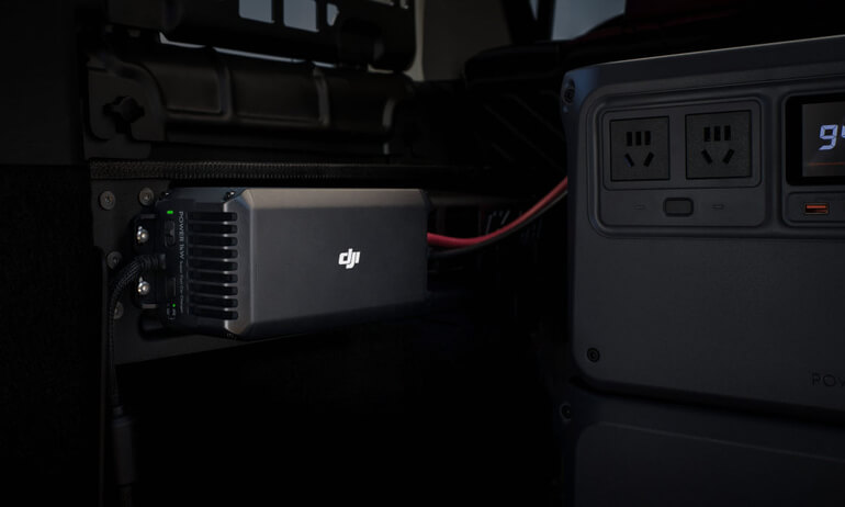 DJI Power Super Fast Charger | Car Scenario