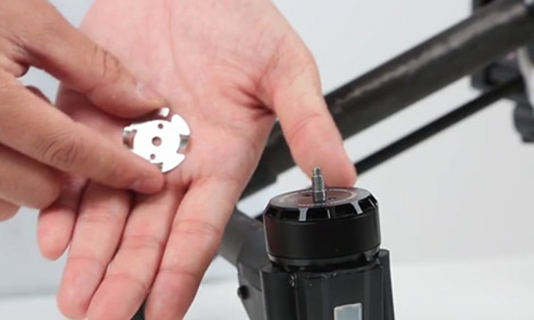 “悟”使用教程——1345S快拆式螺旋桨安装演示