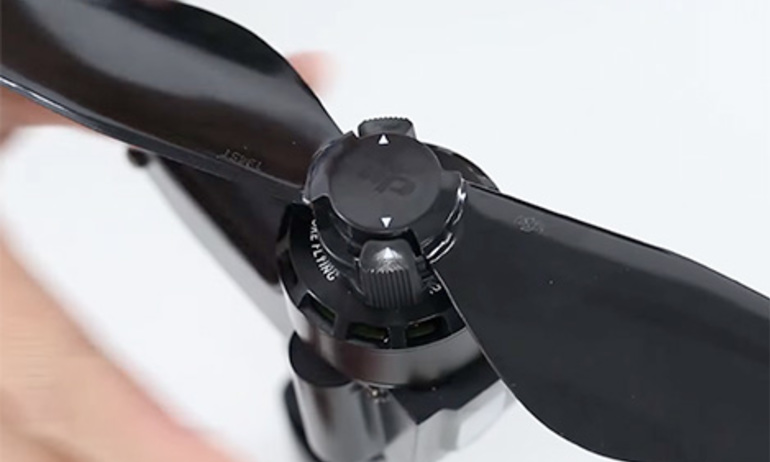 “悟”使用教程——1345T快拆式螺旋桨安装演示