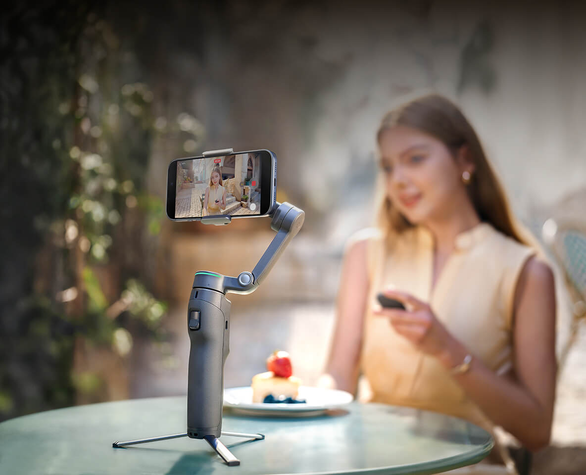 מייצב Osmo Mobile 8P Standard Combo מבית DJI
