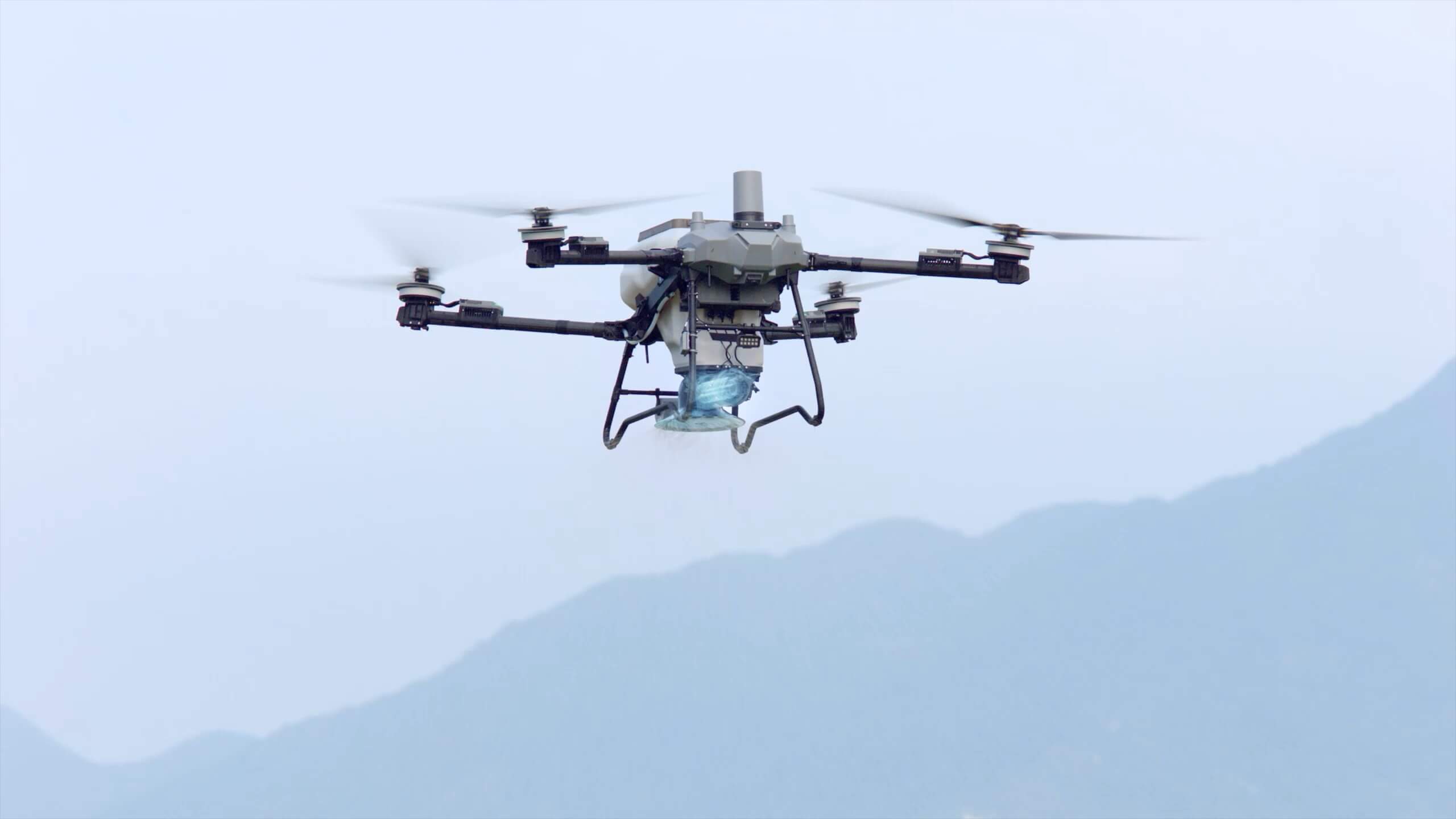 DJI AGRAS T70P · Tohum, gübre ve uygun yem granülleri.